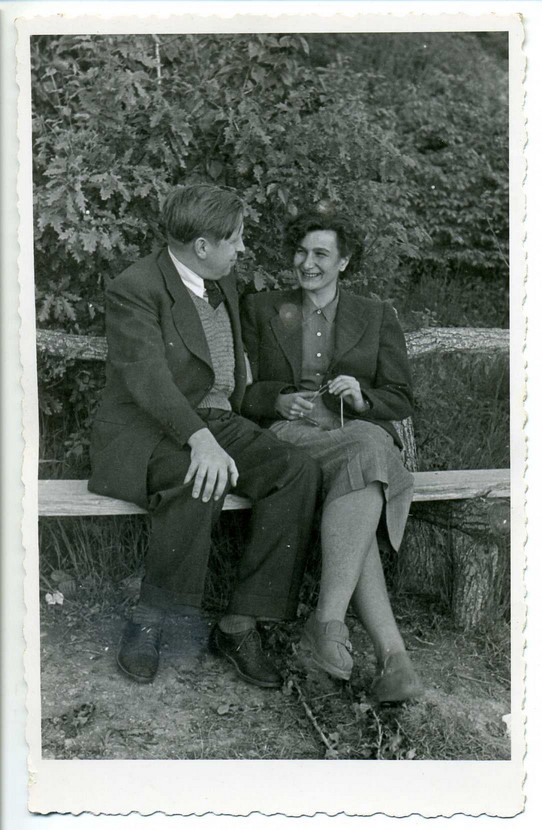Бранко са будућом супругом др Богданком Илић, Кошутњак 1947. (Архив САНУ)