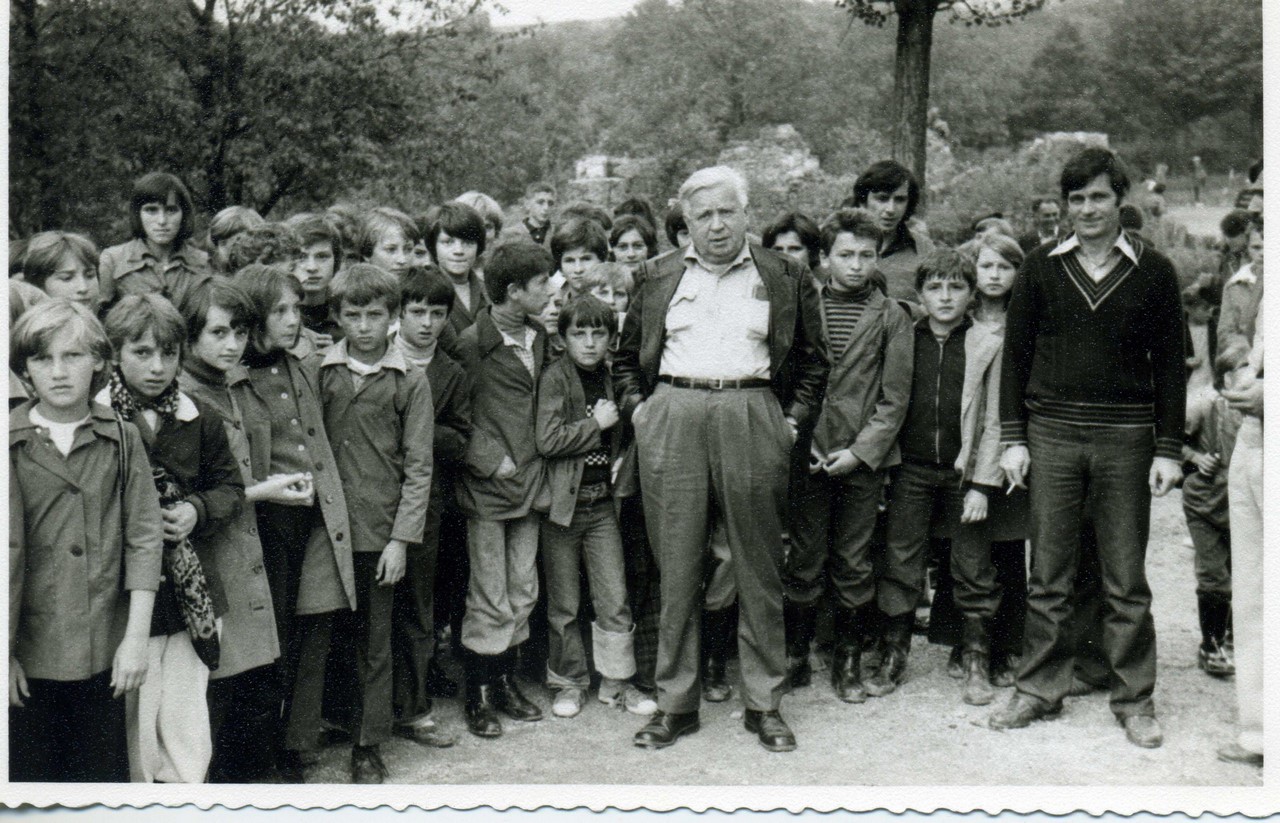 Бранко са дјецом, Хашани 1978. (Aрхив САНУ)