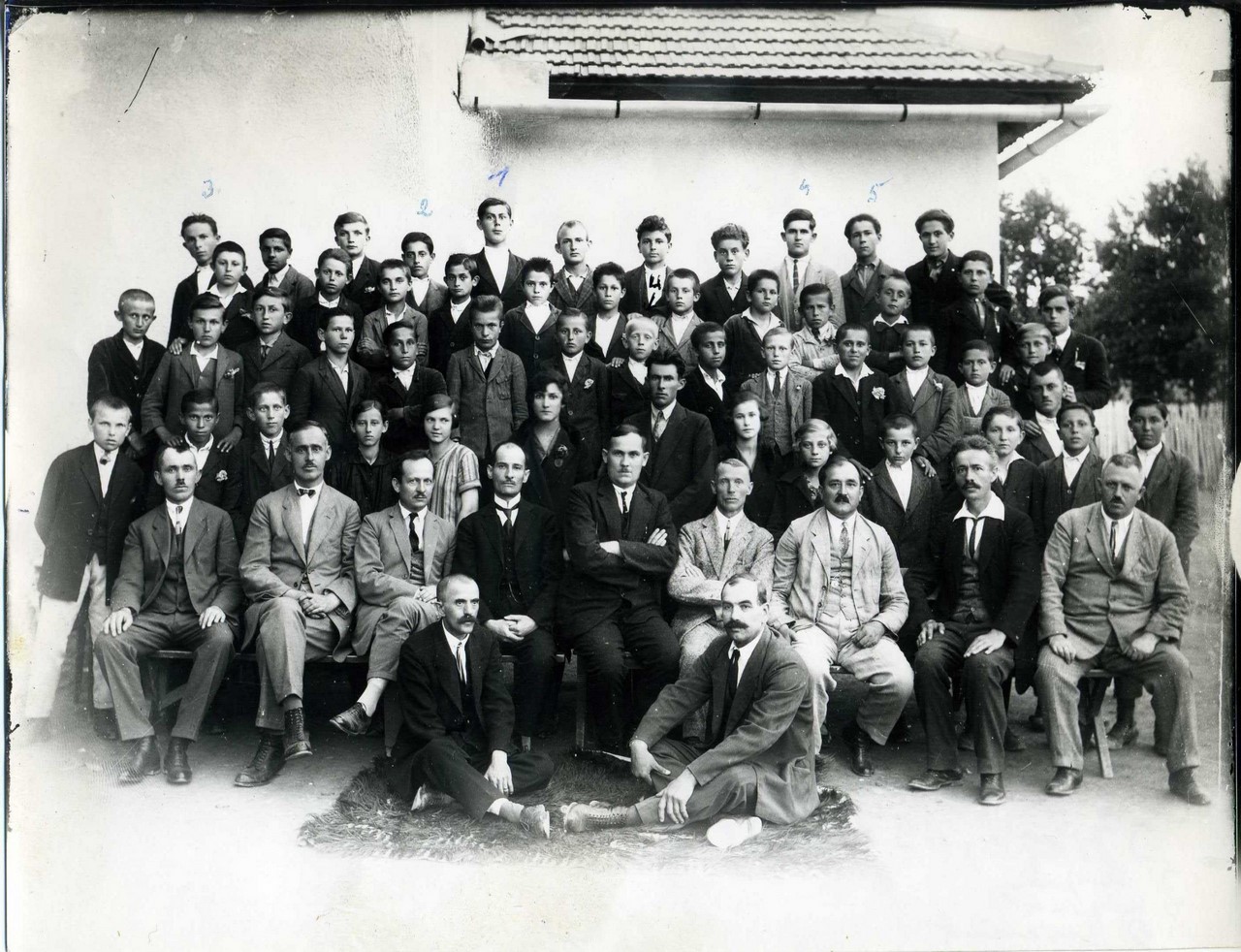 Ученици ниже бихаћке гимназије, 1926. (Архив САНУ)